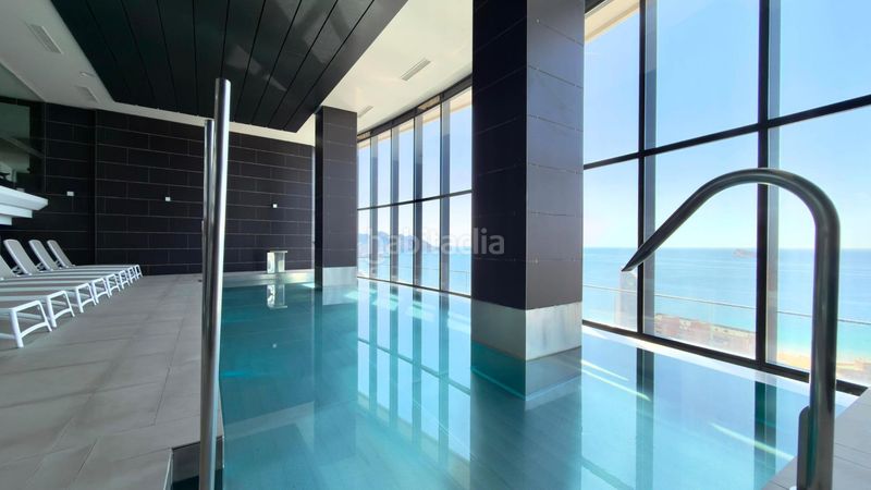 Foto a4fee5d9-ffc2-487e-8124-557e7d14e2d9. Apartament amb aparcament a Playa Poniente Benidorm