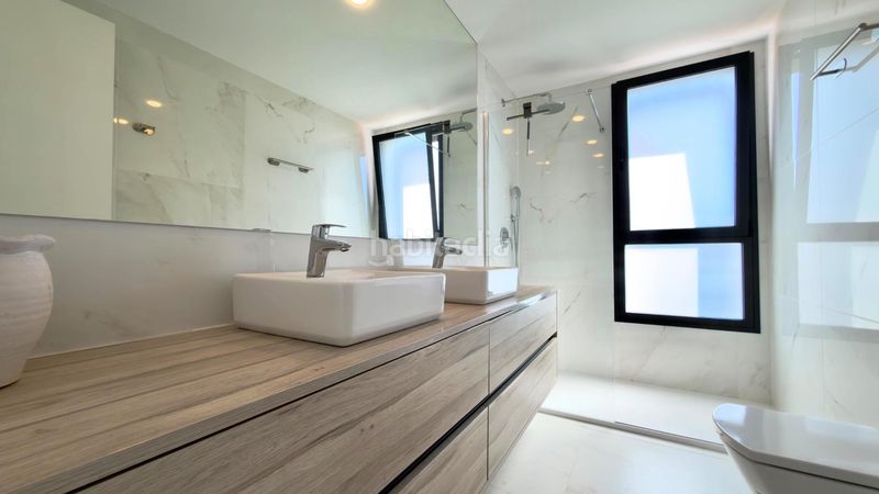 Foto bba9fa0f-cdc2-469e-bf6c-6bb897bb9741. Apartament amb aparcament a Playa Poniente Benidorm