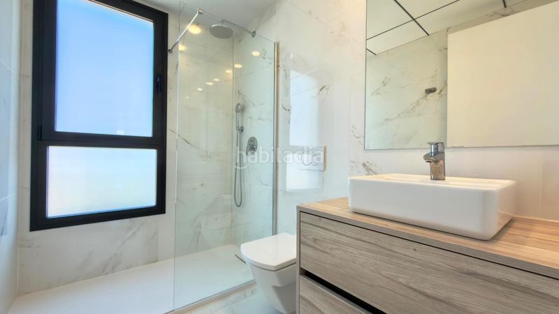 Foto bd2eb854-887a-4a50-9a76-ea10686fe7f6. Apartament amb aparcament a Playa Poniente Benidorm