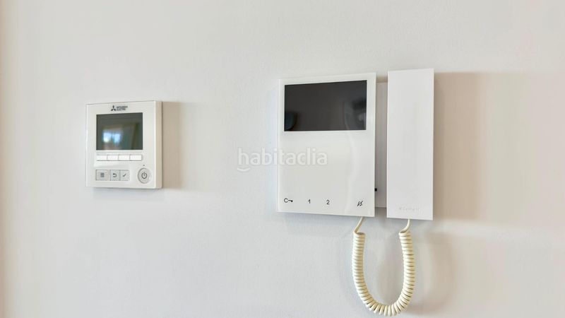 Foto d87de0ae-ddd5-46ba-97f2-db036246ff77. Apartament amb aparcament a Playa Poniente Benidorm