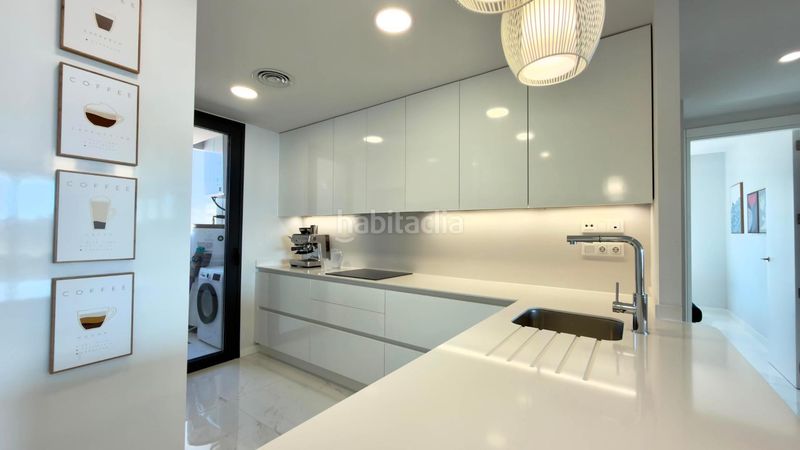 Foto e829a168-1a9f-46bc-bb0c-95788bd7e903. Apartament amb aparcament a Playa Poniente Benidorm