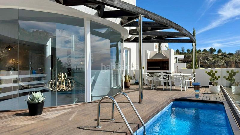 Foto cdd5e3a2-77d7-4591-bea0-6bc97f94c578. Àtic amb calefacció aparcament piscina a Altea la vella Altea