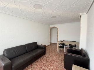 Lloguer Pis a Avenida periodista rodolf salazar 5. Amplio apartamento reformado de 4 habitaciones en alquiler a lar