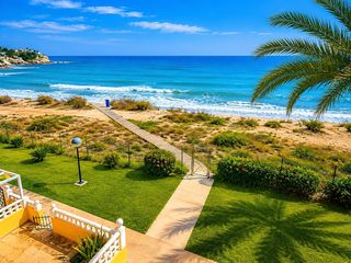 Casa adossada  Calle gaianes "alkabir playa". Chalet adosado en primera línea  vistas al mar  playa casi priva