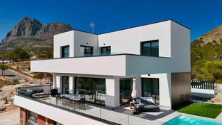 Chalet  Calle calle rey felipe vi. Villas puig campana