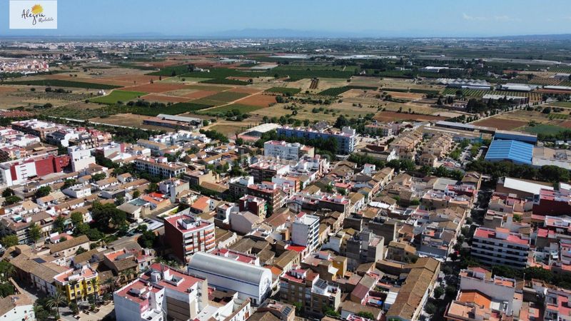 Foto 396c9834-e1b1-486f-82fa-f088e4f4f726. Àtic amb calefacció a Picanya