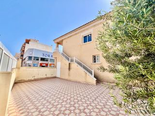 Casa  Calle calle pablo mercader torregrosa. Sol todo el año! bungalow planta alta con solarium privado de 20