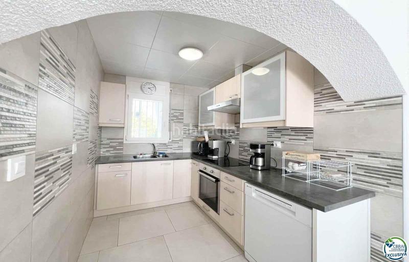 Foto 40a7e968-8135-4e82-bdd0-2597e7bc5e74. Chalet casa en venta con amarre en , costa brava en Empuriabrava