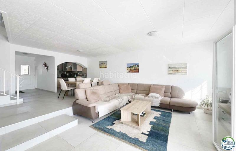 Foto 998e5f59-3dc4-4c66-bf19-4ce8446ebd8b. Chalet casa en venta con amarre en , costa brava en Empuriabrava