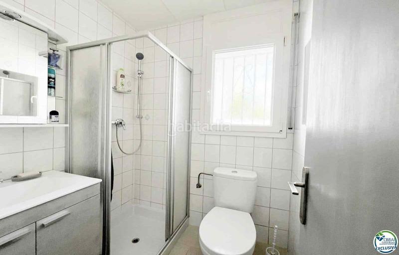 Foto ade9624e-cd33-47d6-bd34-4d517c48cd78. Chalet casa en venta con amarre en , costa brava en Empuriabrava