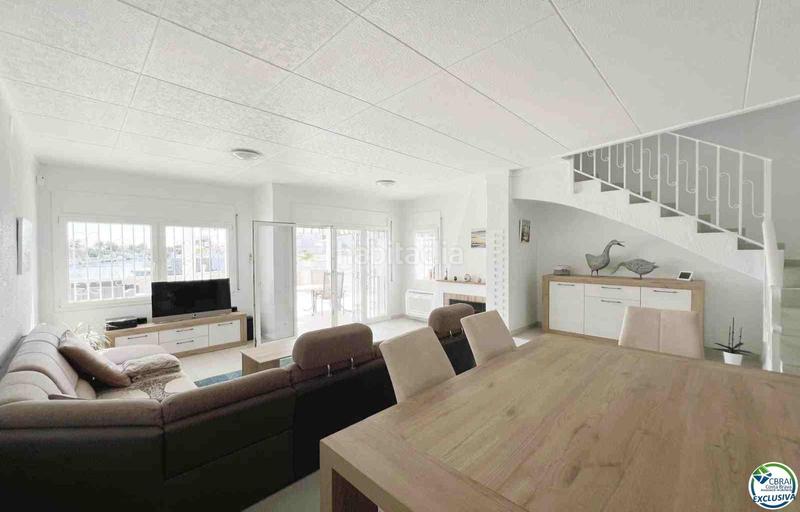 Foto d130b304-0d8c-454a-81f1-b0abe6ac1b36. Chalet casa en venta con amarre en , costa brava en Empuriabrava