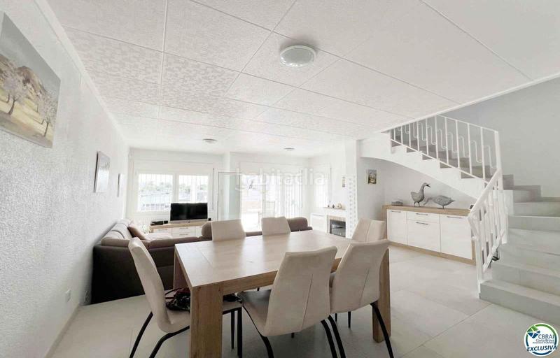 Foto fc917e26-62ce-410f-addd-0184a796138a. Chalet casa en venta con amarre en , costa brava en Empuriabrava