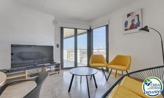 Pis  Maritimo. Ático en 1 línea con solárium, preciosas vistas y licencia turís
