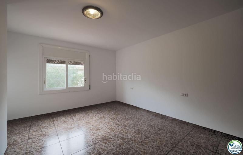 Foto 22215241-d107-48e0-a79c-9badf3e353f9. Piso apartamento amplio céntrico y a 250 m de la playa en Roses