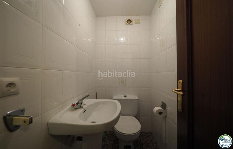 Foto 5349372f-c35f-475a-b398-d7d5ff89236d. Piso apartamento amplio céntrico y a 250 m de la playa en Roses