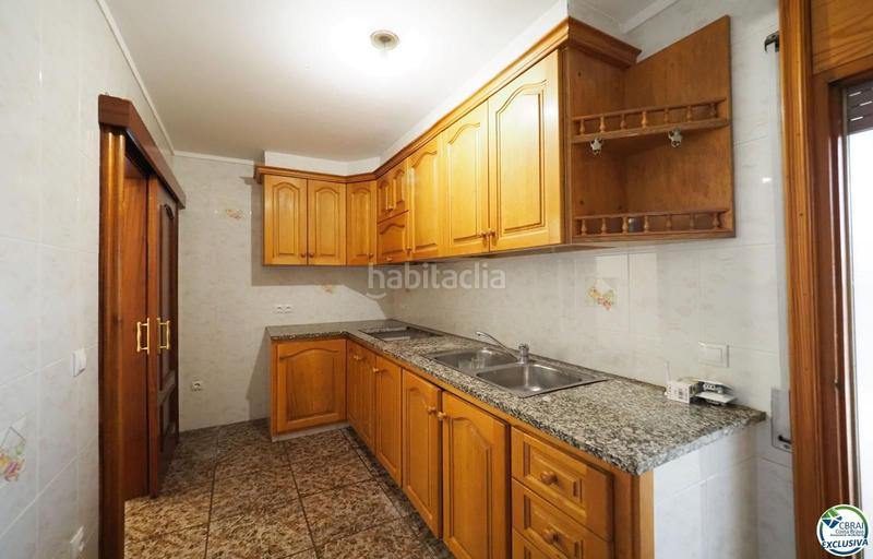 Foto bb5f2f30-5467-41a1-9198-d965b1902520. Piso apartamento amplio céntrico y a 250 m de la playa en Roses