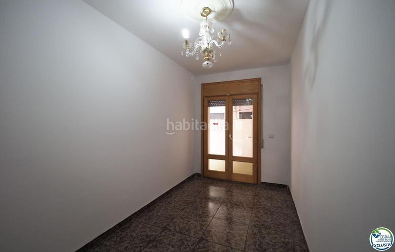 Foto db6d659b-6f15-4df7-bbb8-540d9fdc5195. Piso apartamento amplio céntrico y a 250 m de la playa en Roses