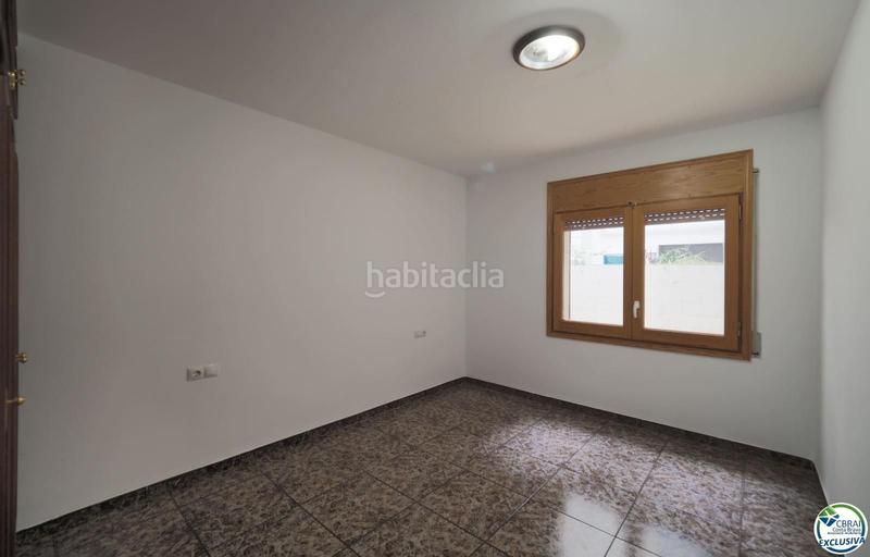 Foto e643e2bb-b204-48ff-93ce-41d49f7a9105. Piso apartamento amplio céntrico y a 250 m de la playa en Roses