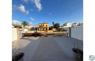 Xalet  Falconera. Chalet  con piscina y   amarre de 12 x 3