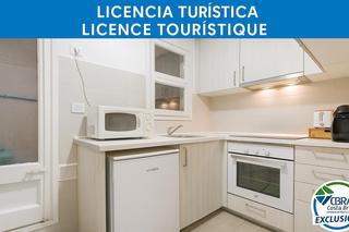 Pis  De rhode. A tan solo 30m de la playa y con licencia turística!