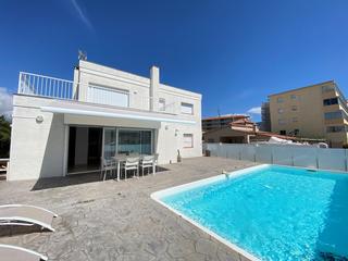 Xalet  Cap llarg. Casa con piscina y varios amarres
