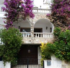 Casa adossada  Caballito de mar. Casa con amarre de 11.5 x 5 con garaje