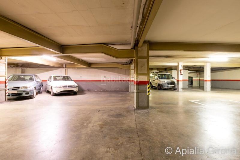 Foto a3f6dbc4-2117-4e6a-ad29-097a0570e51e. Autoparkplatz in Eixample Nord Girona