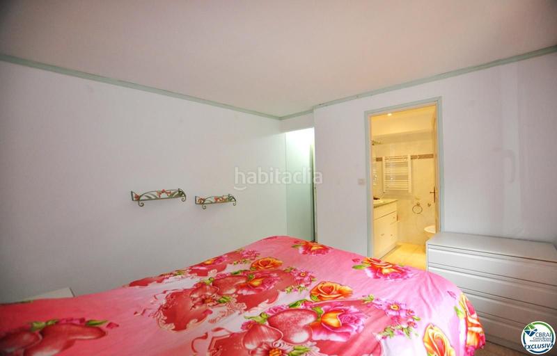 Foto 2dee67bf-17ca-4aea-9611-b9b20e870970. Chalet casa con jardín y dos apartamentos. en Nord Roses