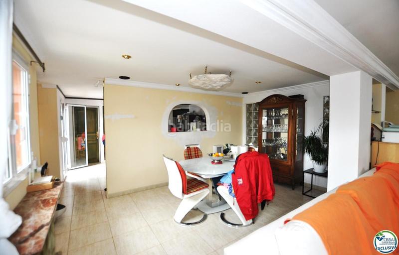 Foto 3eab398e-fd50-4ffa-a193-f56c1fb5df32. Chalet casa con jardín y dos apartamentos. en Nord Roses