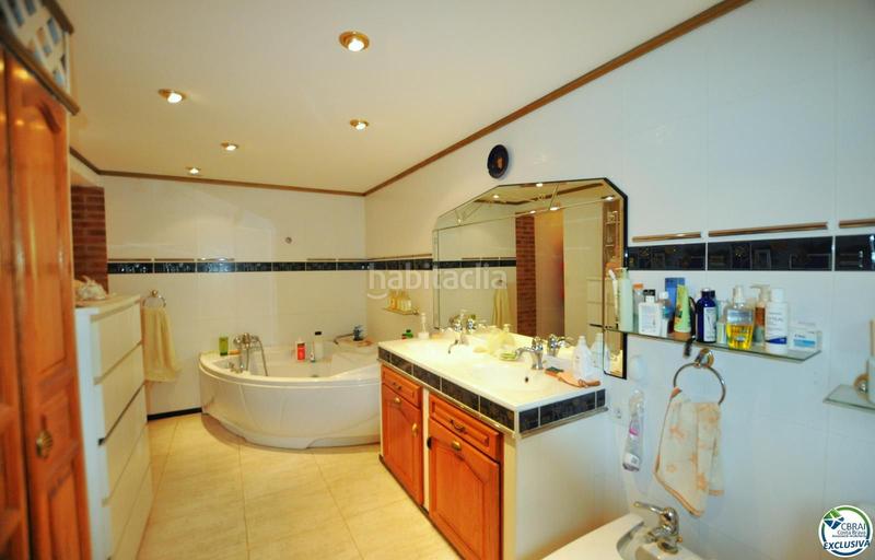 Foto 41c72e17-9188-4067-9fb7-e394988eb171. Chalet casa con jardín y dos apartamentos. en Nord Roses