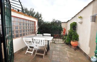 Xalet  Riera - la almadrava. Casa con jardín y dos apartamentos.