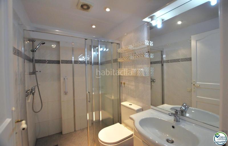 Foto a9ceff22-41b0-4698-a4d5-34749c9f0268. Chalet casa con jardín y dos apartamentos. en Nord Roses