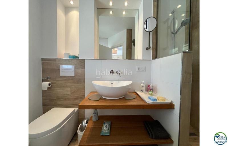 Foto 3db583f7-3bb1-4f31-814a-816ce716be28. Chalet en venta casa al canal orientación sudeste , terreno de 542m2 y amarre de 12m en Empuriabrava