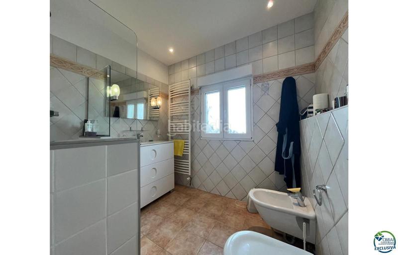 Foto 6f2b7b9c-f0b3-4757-a227-970a678540c1. Chalet en venta casa al canal orientación sudeste , terreno de 542m2 y amarre de 12m en Empuriabrava