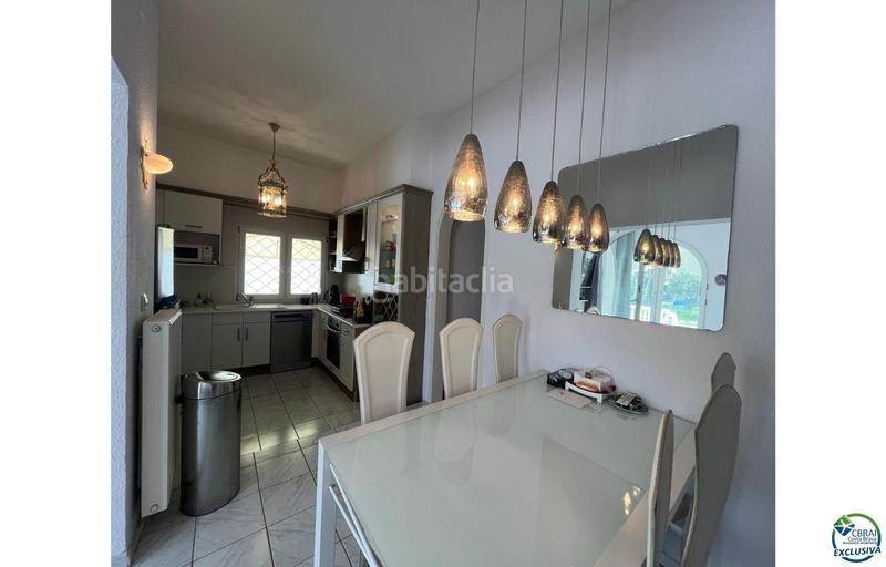 Foto 85f71714-da6b-479b-922e-8bef2c7d0550. Chalet en venta casa al canal orientación sudeste , terreno de 542m2 y amarre de 12m en Empuriabrava