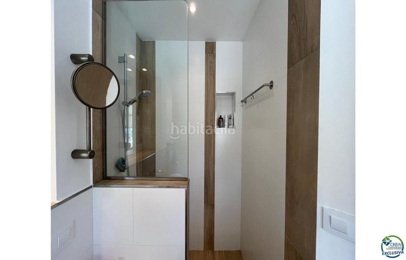 Foto cbb58b9d-ef61-43cb-ac8f-97f424595fac. Chalet en venta casa al canal orientación sudeste , terreno de 542m2 y amarre de 12m en Empuriabrava