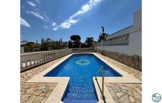 Xalet  Noguera. En venta casa al canal orientación sudeste , terreno de 542m2 y