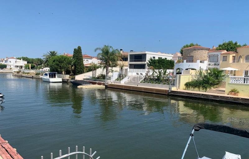 Foto e5d166fd-1d72-4778-888e-ae6a604370d6. Casa adossada amb aparcament a Tordera - Fluvià - Llobregat Empuriabrava