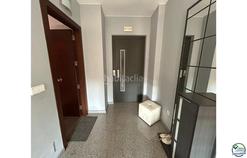 Foto a34dc834-5c38-449f-8d38-f5c872d99c96. Piso precioso duplex con ascensor en venta en un edificio de dos viviendas, plaza de parking en Empuriabrava