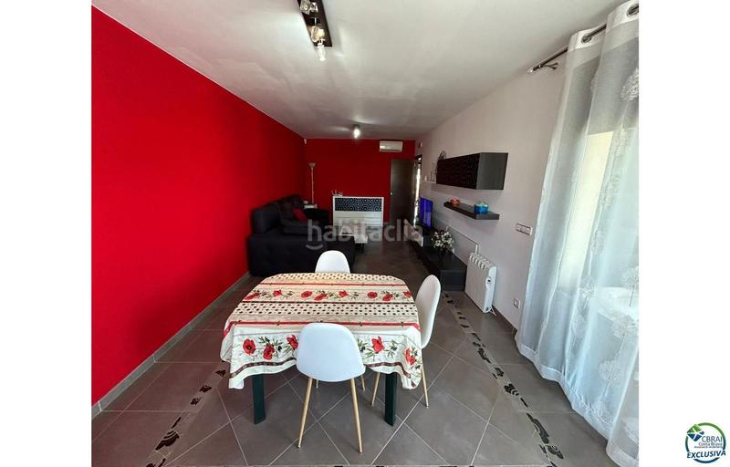 Foto ee01d3f6-0cb2-4505-954d-7057f8e675a5. Piso precioso duplex con ascensor en venta en un edificio de dos viviendas, plaza de parking en Empuriabrava