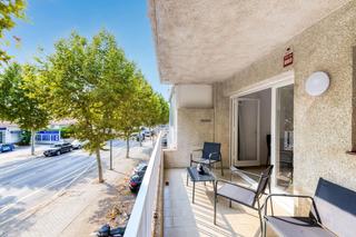 Appartement  Port emporda. Bonito piso con ascensor