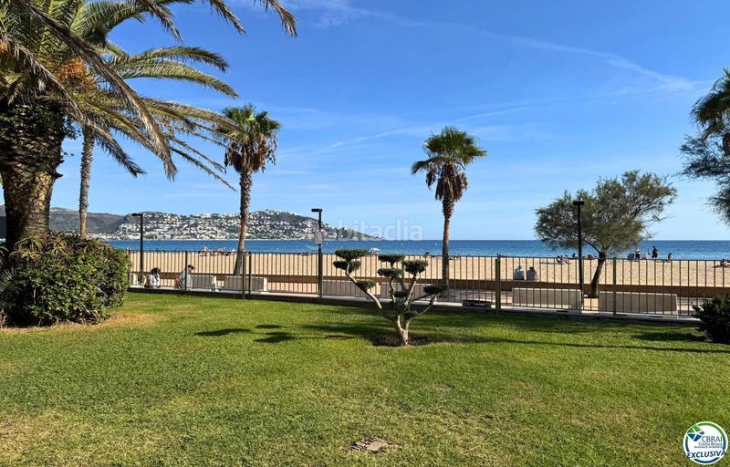 Foto f3670a37-1d82-40d7-9c4f-1984ed6d8fc2. Apartamento tu hogar frente al mar con piscina en Roses