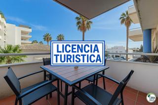 Apartamento  Del port canigo. Apartamento renovado con terraza, piscina y licencia turística e