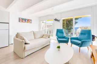 Appartement  Santa barbara. Exclusivo apartamento reformado a 50 metros de la playa de canye