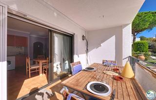Appartement  De josep carner. Encanto y serenidad en la residencia els jardins