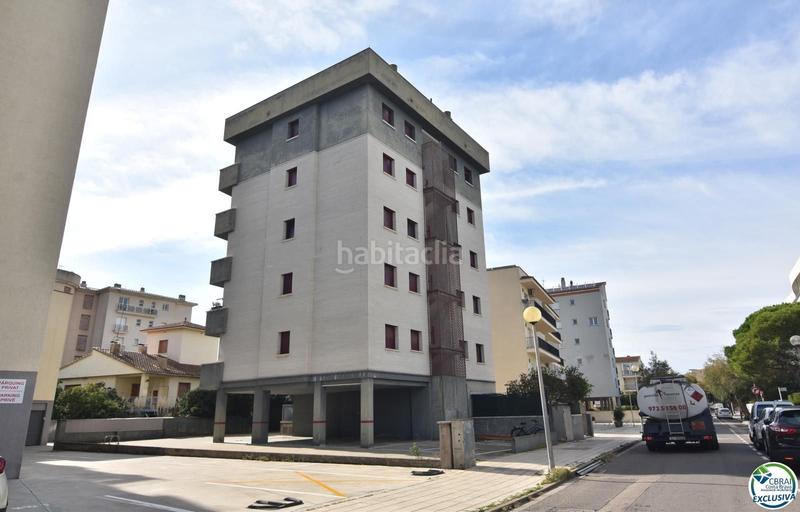 Foto 1527692b-fbf2-443b-b265-9274c6e4076a. Etagenwohnung mit parking in Salatar Roses