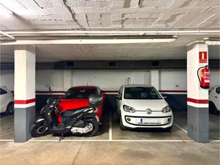 Parking voiture à Emili Grahit