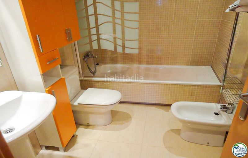 Foto 48d70ba6-409a-45e9-96eb-b4f7aea4f544. Pis amb calefacció aparcament a Creu de la Mà Figueres