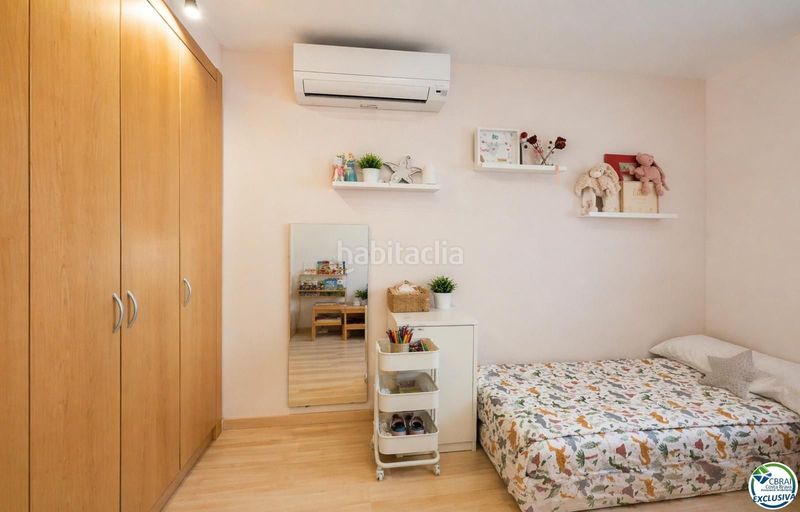 Foto 702cba37-ec70-4d63-b7f9-c76086ed1970. Pis amb calefacció aparcament a Centre Roses