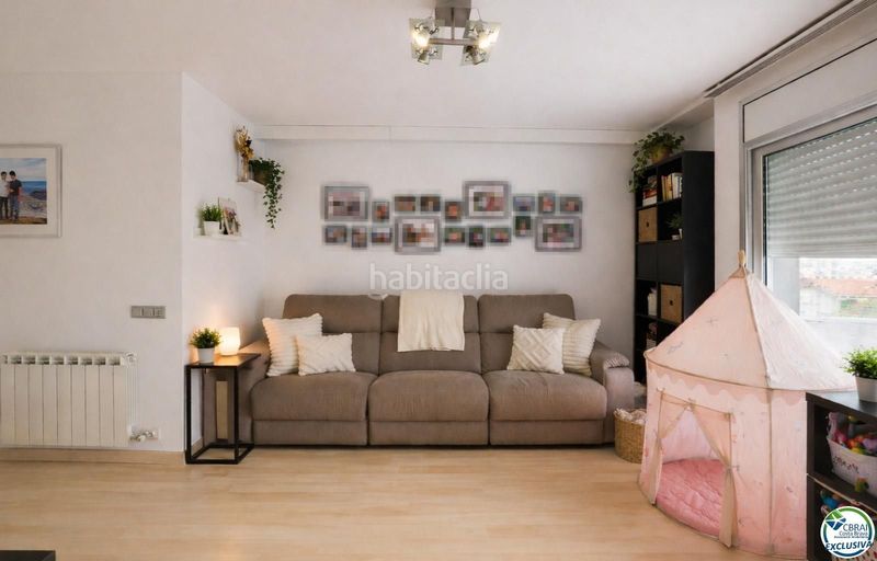 Foto a495b0b0-12c4-4be5-9ad4-5e98992824dc. Pis amb calefacció aparcament a Centre Roses